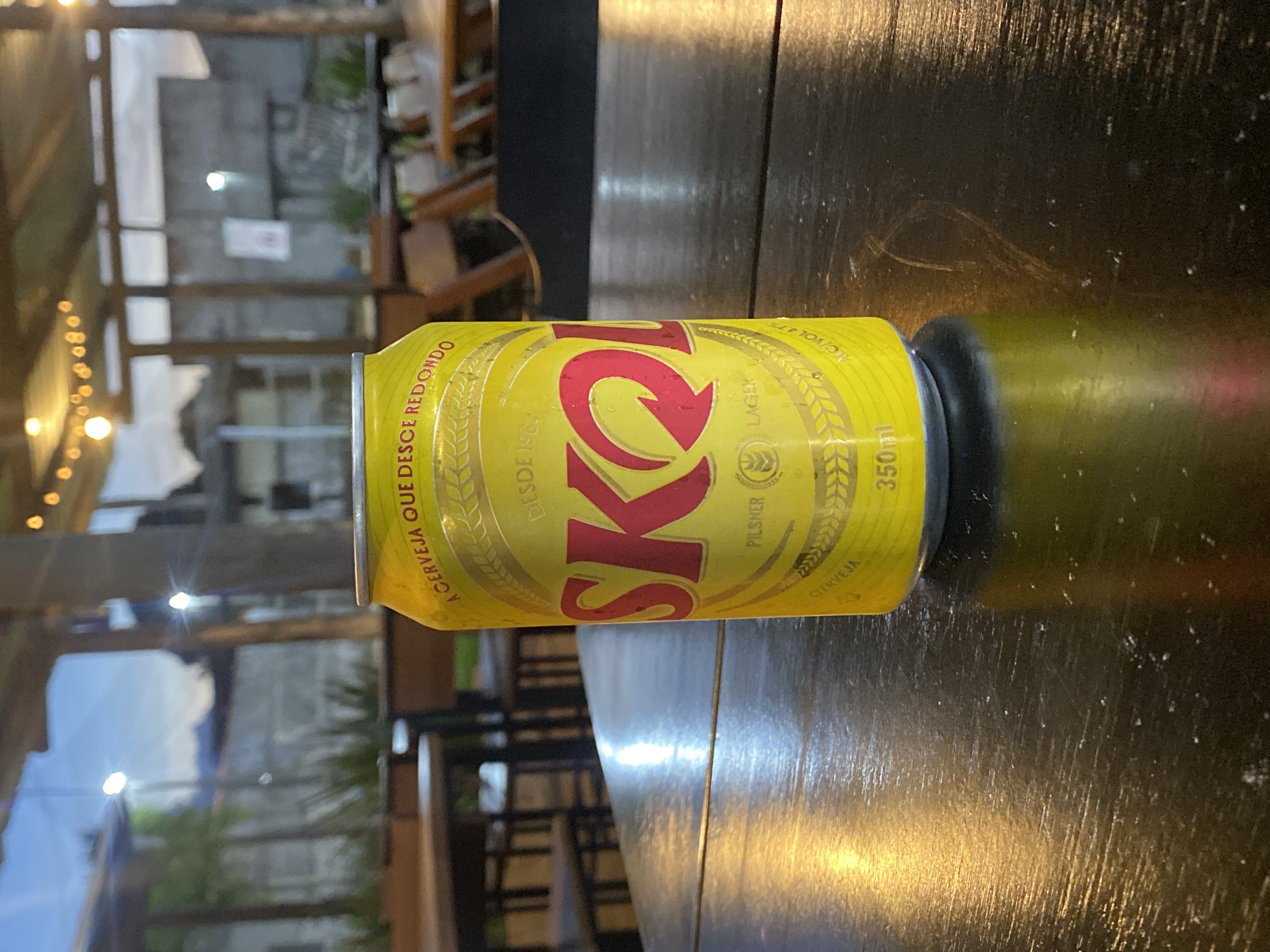 Cerveja Skol lata