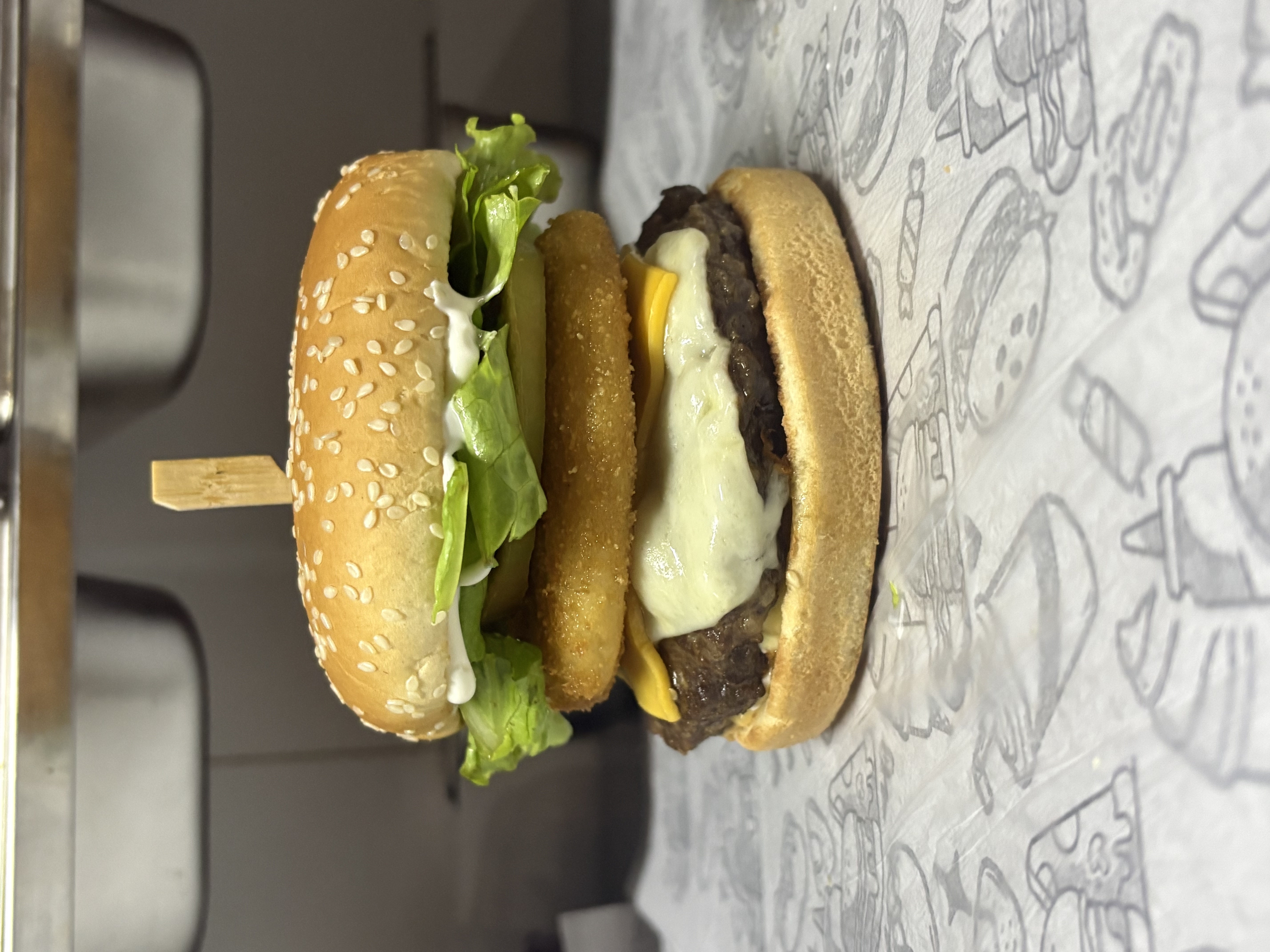 Cebolas cheese burger
